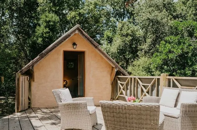 Comfort Kır Evi, Özel Banyo (Les 3 complices)