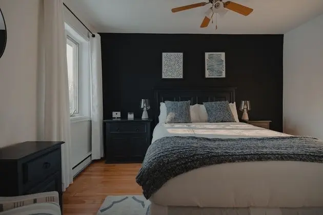 Classic Oda, 1 Büyük (Queen) Boy Yatak