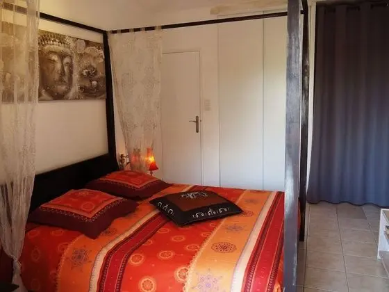 Comfort Tek Büyük Yataklı Oda, Özel Banyo, Bahçe Manzaralı