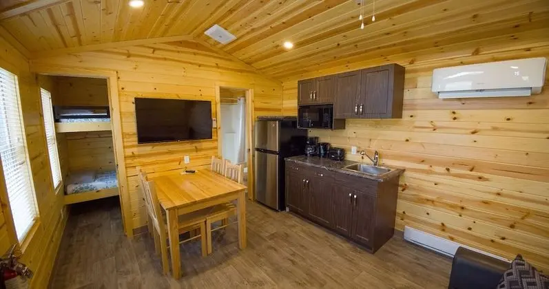 Deluxe Kulübe, 2 Yatak Odası, Küçük Mutfak, Göl Manzaralı