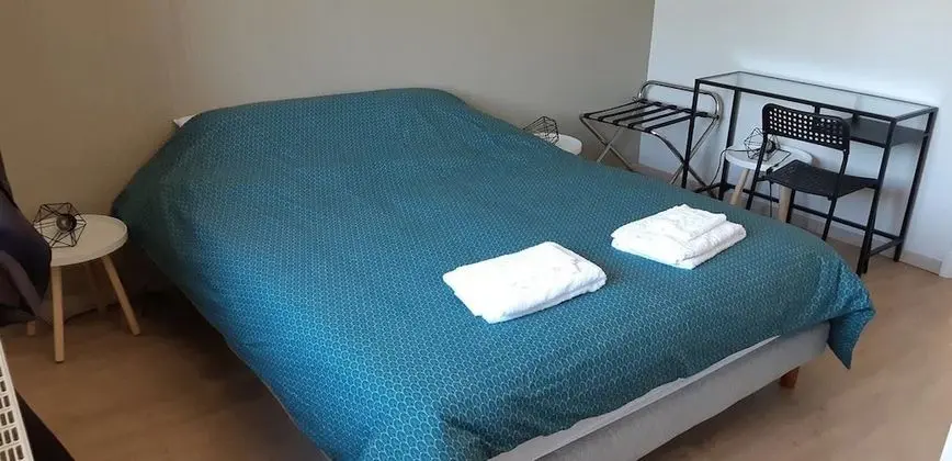 Tek Büyük Yataklı Oda, Ortak Banyo