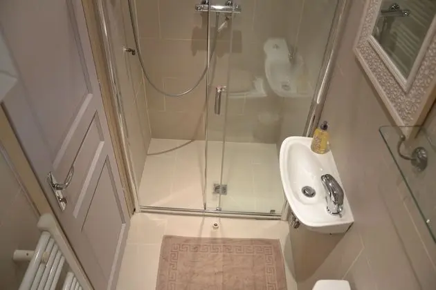 Tek Büyük Yataklı Oda (Safrane)