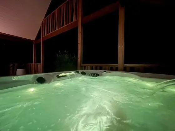 Premium Süit, 1 Büyük (Queen) Boy Yatak, Sıcak Su Havuzu, Bahçe Manzaralı