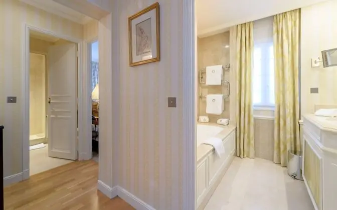 Tek Büyük Yataklı Oda (Superior Cottage)