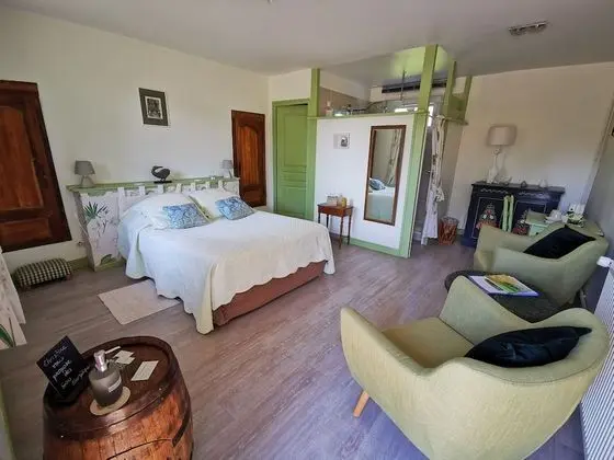 Standard Tek Büyük Yataklı Oda, Banyolu/Duşlu, Bahçe Manzaralı (Houlgate)