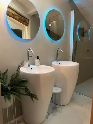 Süit (Cyprès et Acacias)