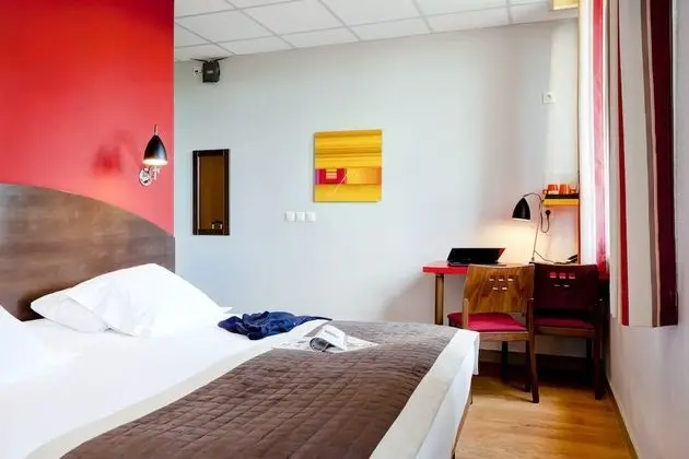 Tek Büyük Yataklı Oda