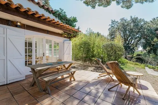 Deluxe Ev, Banyolu/Duşlu (Maison des Pins)