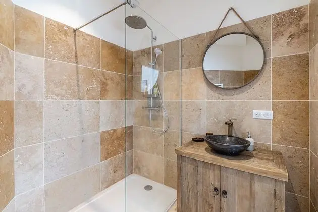 Ev, Banyolu/Duşlu (Domaine 7 chambres)