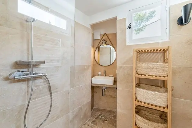 Ev, Banyolu/Duşlu (Domaine 7 chambres)