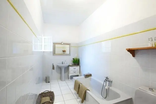 Tek Büyük Yataklı Oda, 1 Yatak Odası, Banyolu/Duşlu, Bahçe Manzaralı (Alesta)