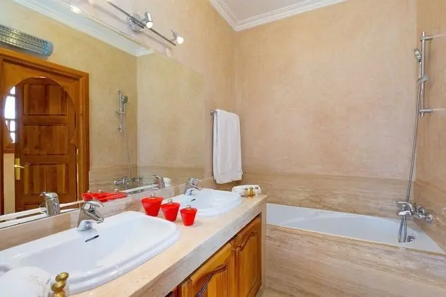 Villa, Birden Çok Yatak Odası (Villa de Maître + Bungalow)