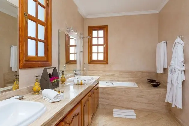 Villa, Birden Çok Yatak Odası (Villa de Maître + Bungalow)