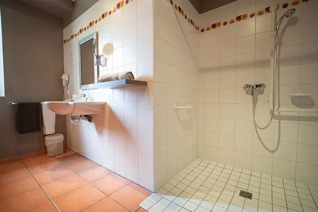 Tek Büyük Yataklı Oda, Engellilere Uygun (O'Bouchon)