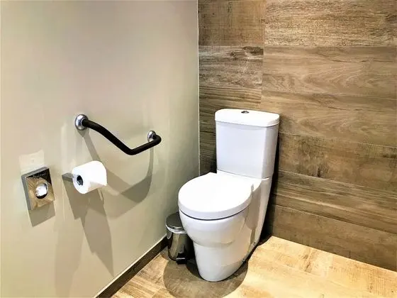 Comfort Tek Büyük Yataklı Oda