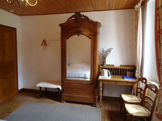 Traditional Tek Büyük Yataklı Oda