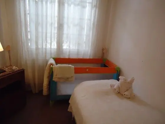 Traditional Tek Büyük Yataklı Oda