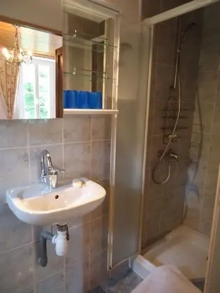 Traditional Tek Büyük Yataklı Oda