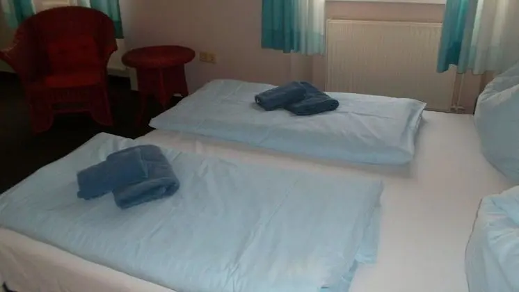 Büyük Yataklı Tek Kişilik Oda