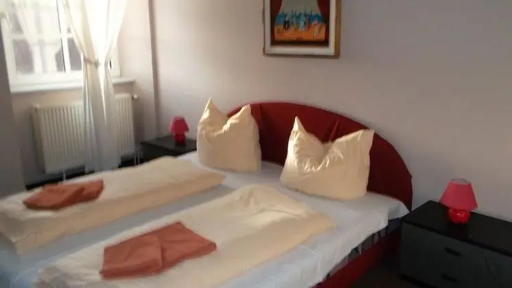 Tek Büyük Yataklı Oda, 1 Büyük (Queen) Boy Yatak