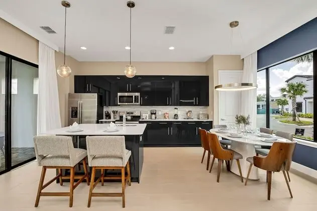 Villa Domani 5 bd Home with Pool (2018)