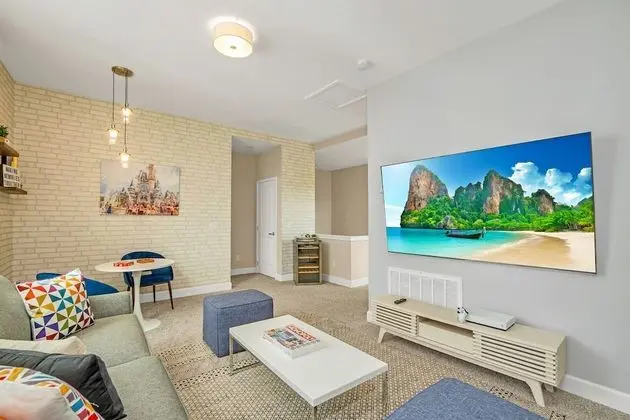 Villa Domani 5 bd Home with Pool (2018)