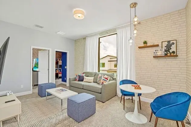 Villa Domani 5 bd Home with Pool (2018)