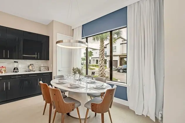Villa Domani 5 bd Home with Pool (2018)