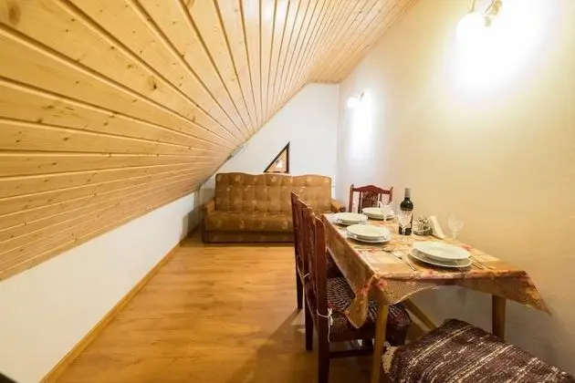 Tek Büyük Yataklı Oda, Ortak Banyo, Dağ Manzaralı