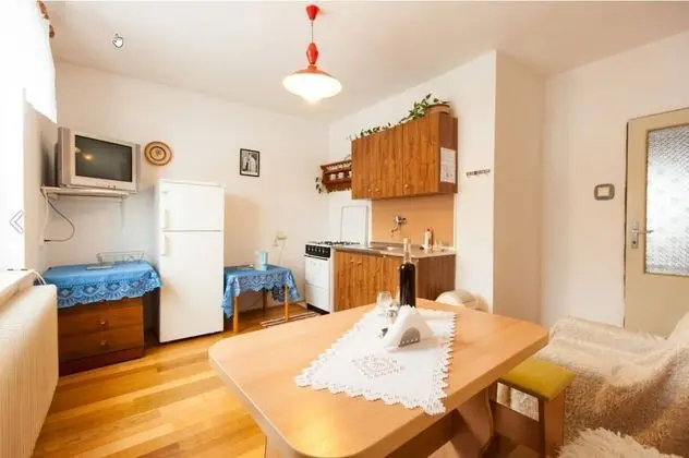 Tek Büyük Yataklı Oda, Ortak Banyo, Dağ Manzaralı