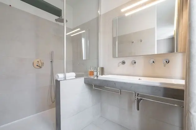 Comfort Tek Büyük Yataklı Oda, Banyolu/Duşlu, Şehir Manzaralı