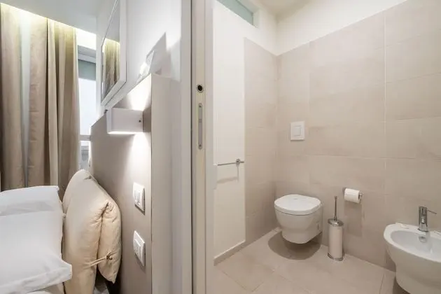 Premium Tek Büyük Yataklı Oda, Banyolu/Duşlu, Avlu Manzaralı