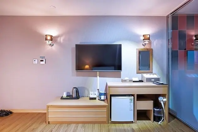 Deluxe Tek Büyük Yataklı Oda, 1 Çift Kişilik Yatak (No Breakfast on Monday & Tuesday)