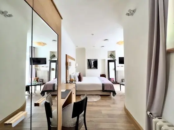 Deluxe Tek Büyük Yataklı Oda
