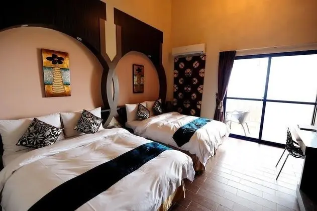 Dört Kişilik Oda, Avlu Manzaralı
