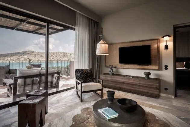 Premium 1 Bdr Suite, SV with Private Pool