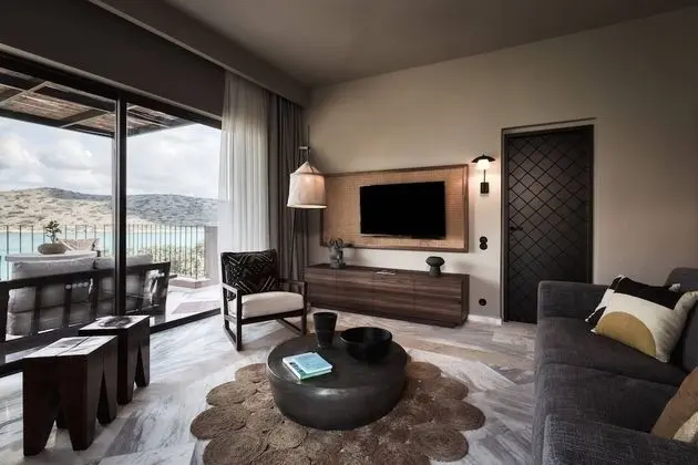 Premium 1 Bdr Suite, SV with Private Pool