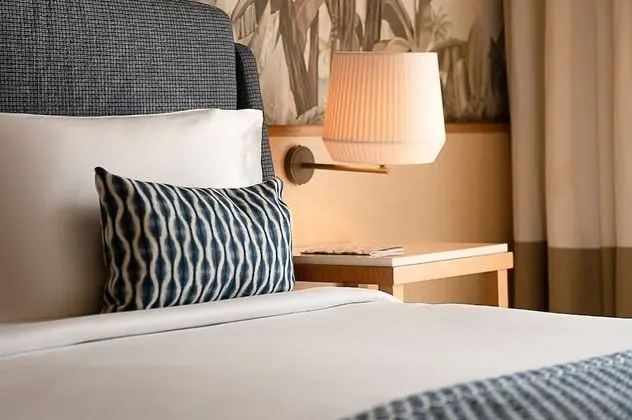 Tropical Retreat Twin