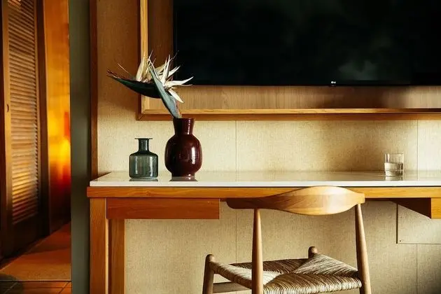 Tropical Retreat Twin