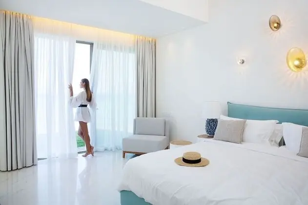 Pavilion Retreat Waterfront (ONBE)
