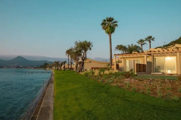 Pavilion Retreat Waterfront (ONBE)