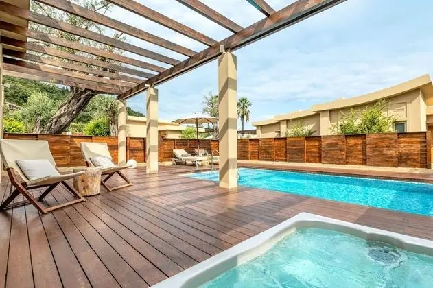 Pavilion Suite Sea View with Jacuzzi and Private Pool (ONBR)
