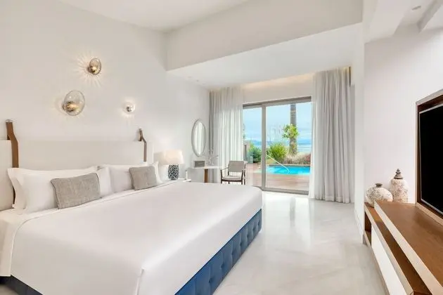Pavilion Suite Waterfront with Private Pool (ONBT)