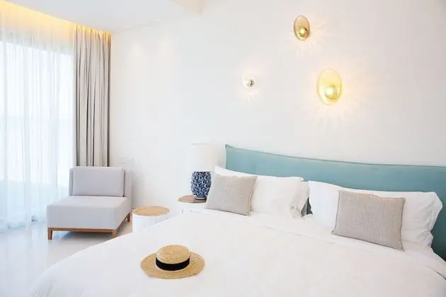 Pavilion Suite Waterfront with Private Pool (ONBT)