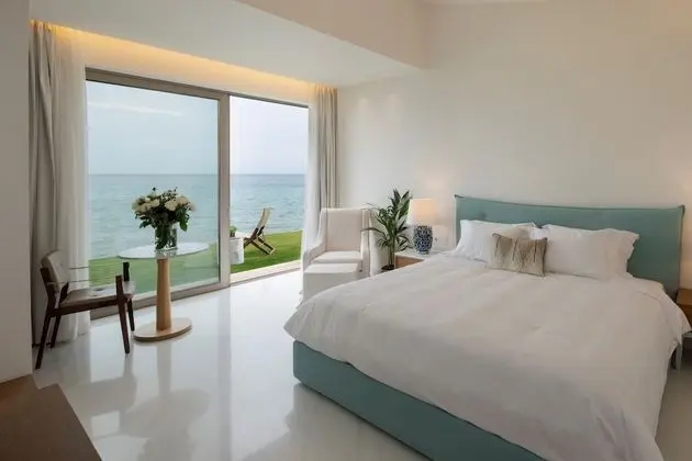 Pavilion Suite Waterfront with Private Pool (ONBT)
