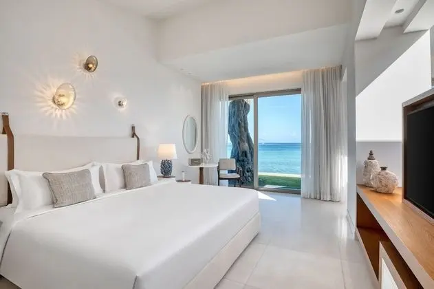 Pavilion Suite Waterfront with Private Pool (ONBT)