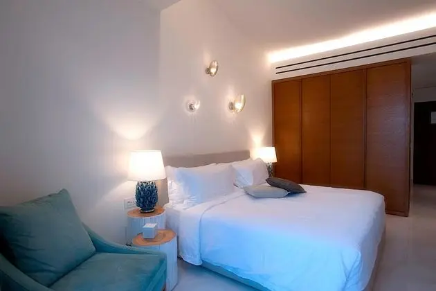 Pavilion Suite Waterfront with Private Pool (ONBT)