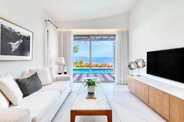Pavilion Suite Waterfront with Private Pool (ONBT)