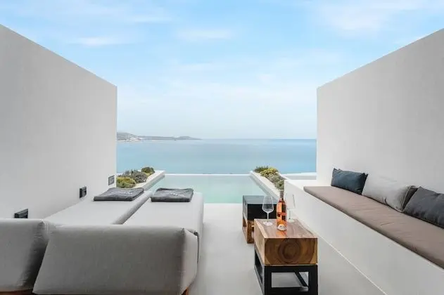 Deluxe Suite Private Pool & Sunset Sea View