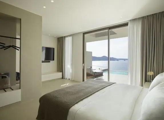 White Coast Suite Private Pool & Sunset Sea View